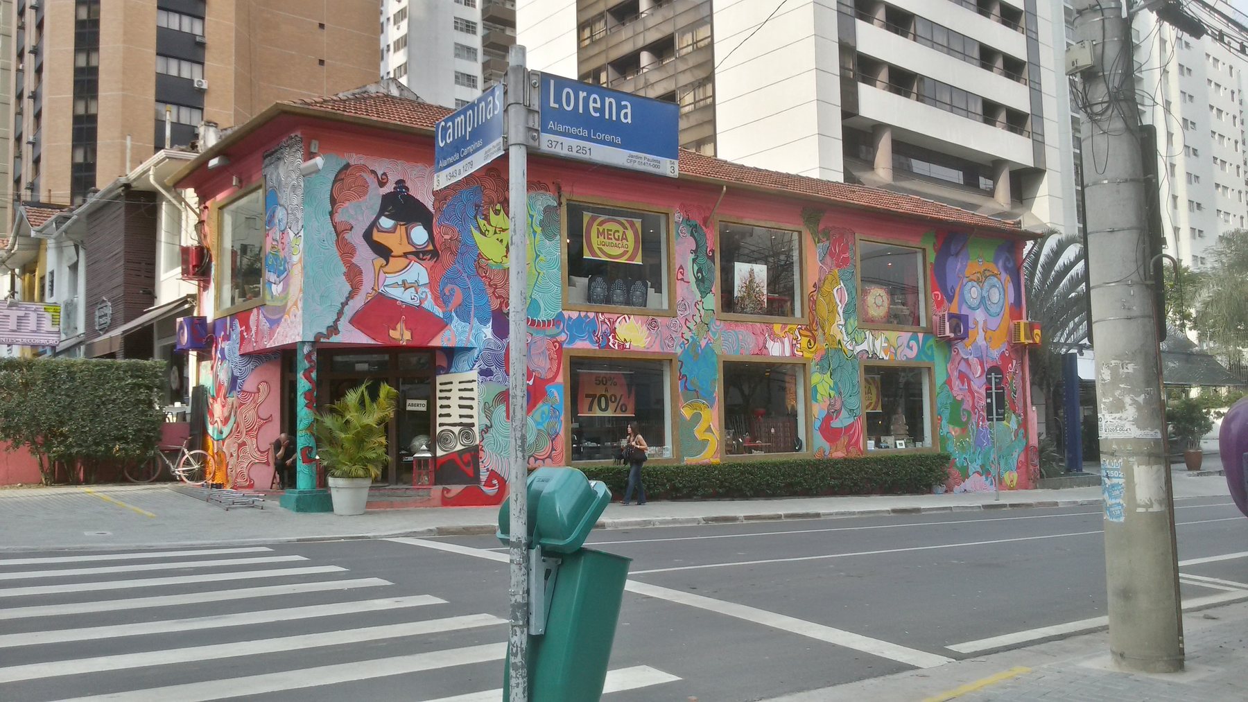 TIL / fachada completa / 2017