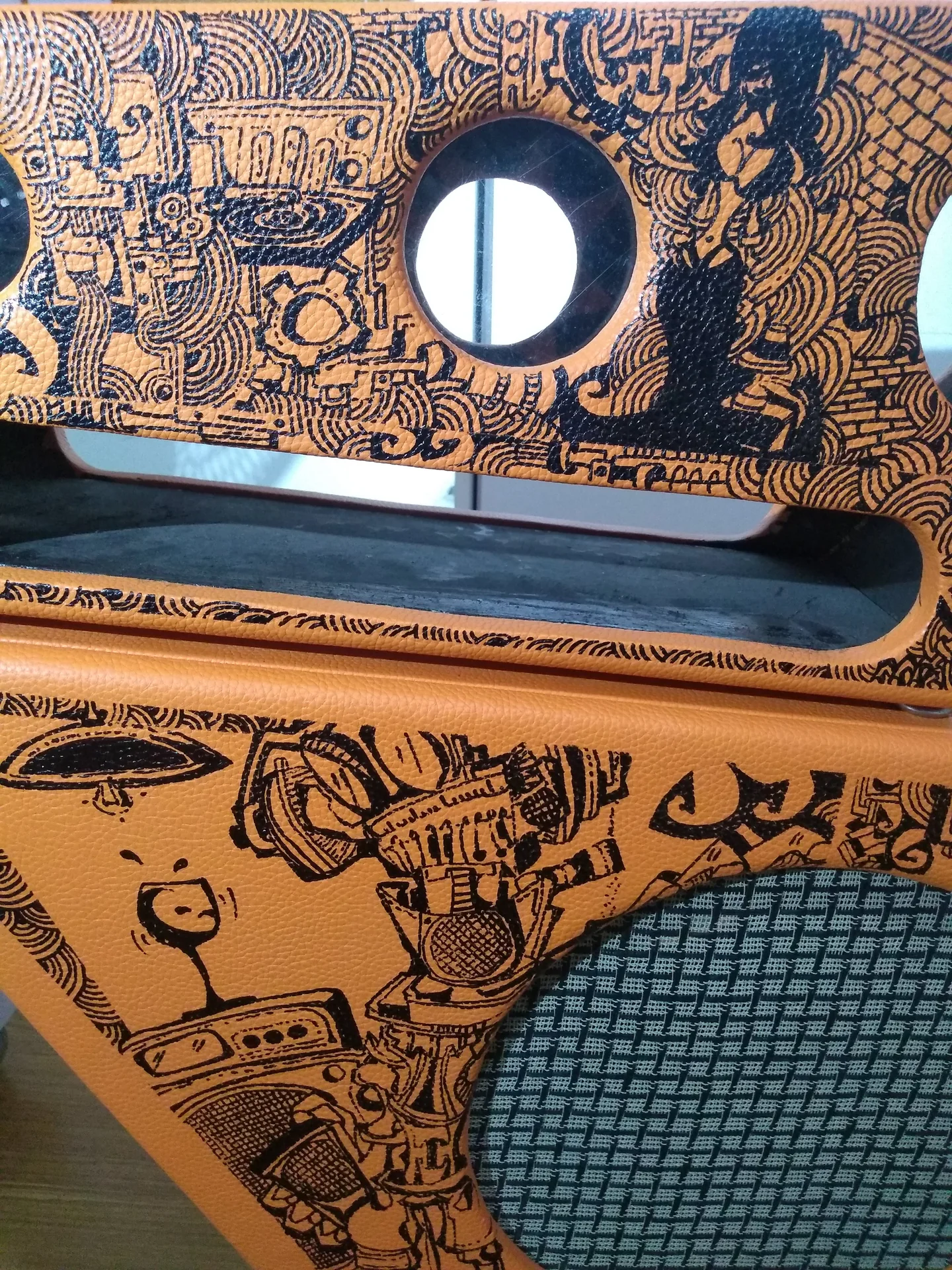 Detalhe de amplificador customizado para MG Music, 2021