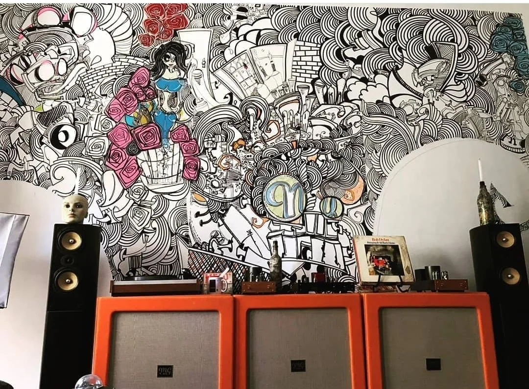 Painel Máquinas e Música integrado a equipamentos de áudio
